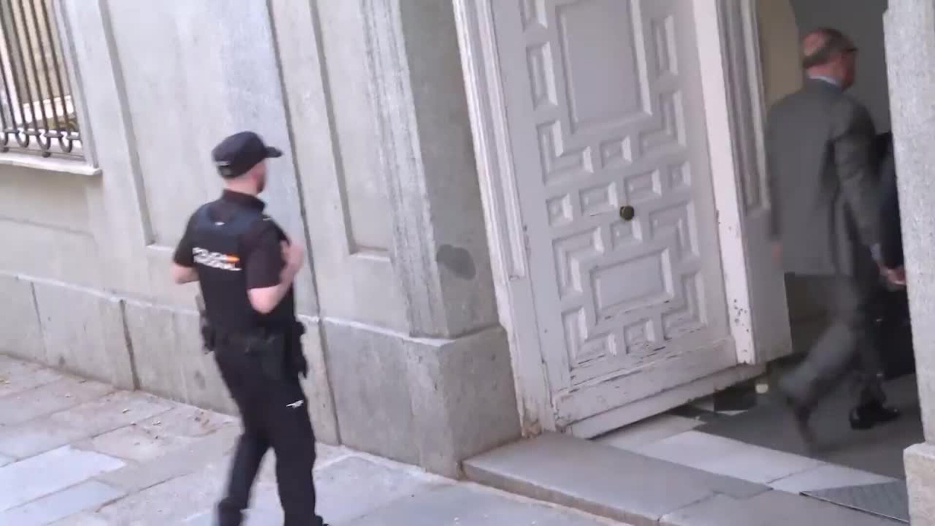 Ábalos llega a su tercera cita con el Supremo recibido con gritos de "corrupto"