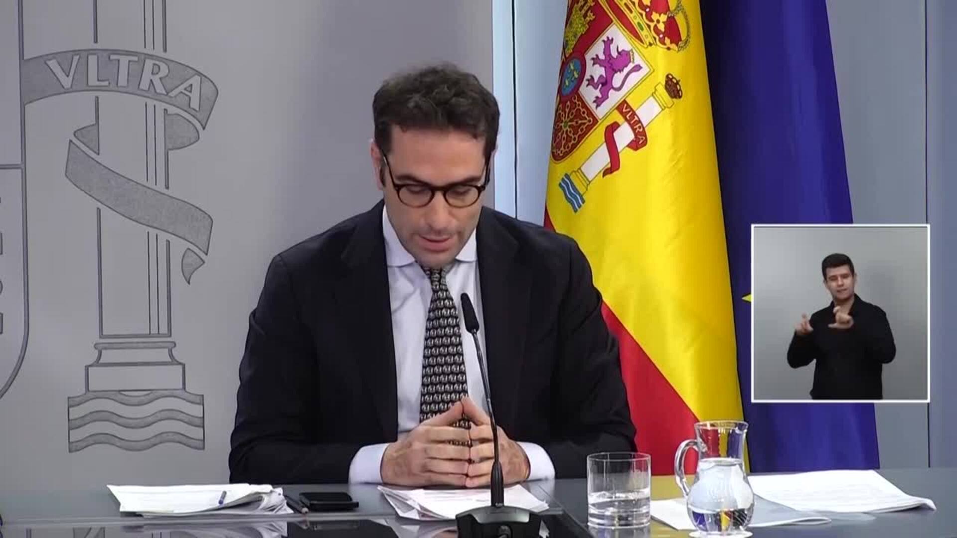 El Gobierno da luz verde a la OPA de BBVA a Sabadell pero sin fusión durante 3 años