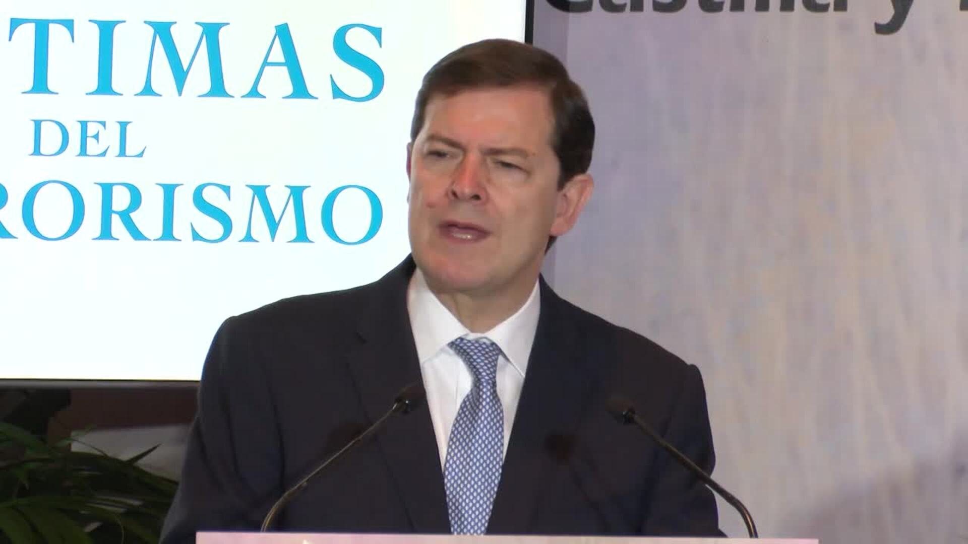 Mañueco defiende "no blanquear el terrorismo ni a sus sicarios"