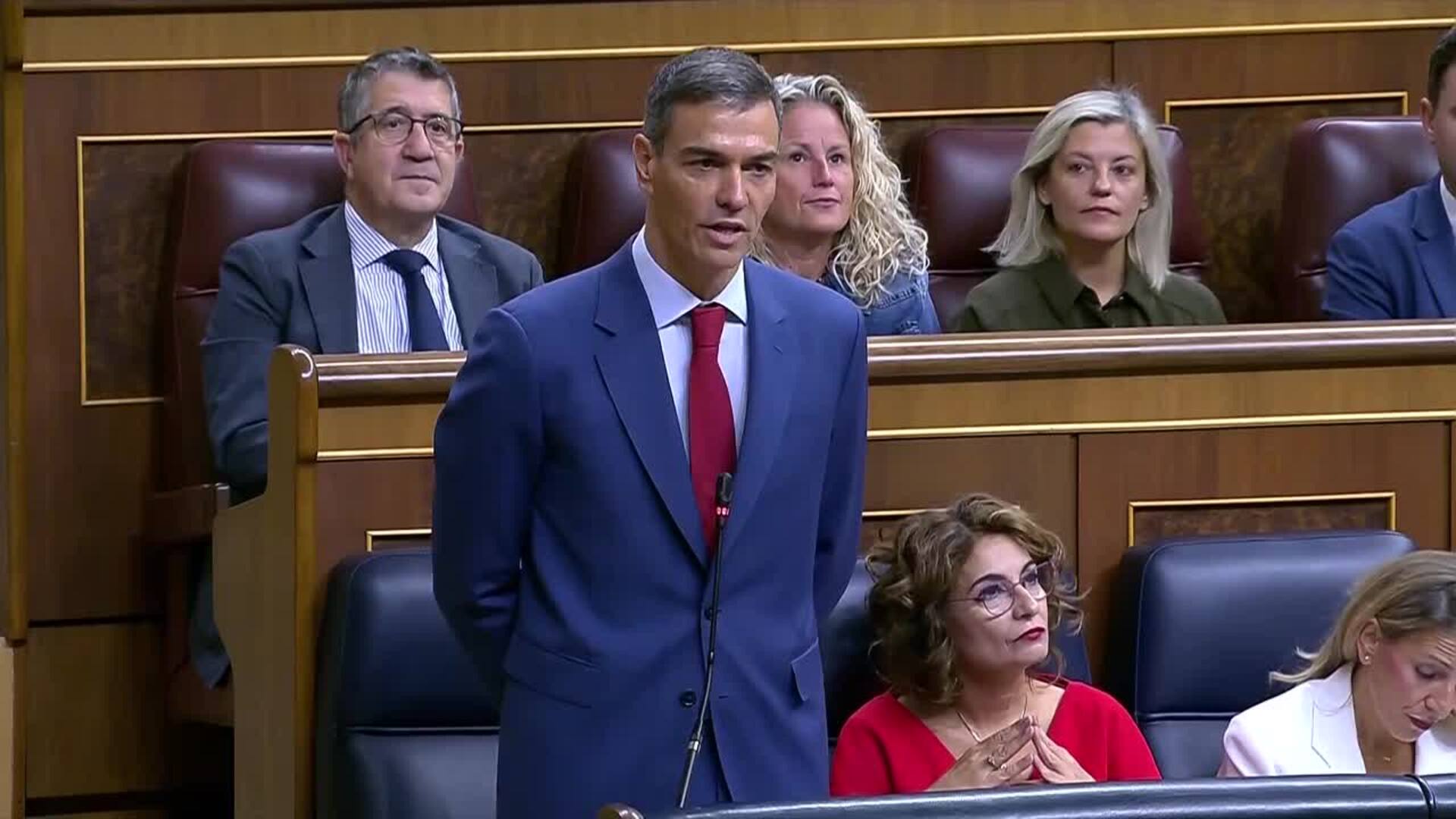 Sánchez carga contra Feijóo por mujeres "sin pruebas" por cáncer de mama en Andalucía