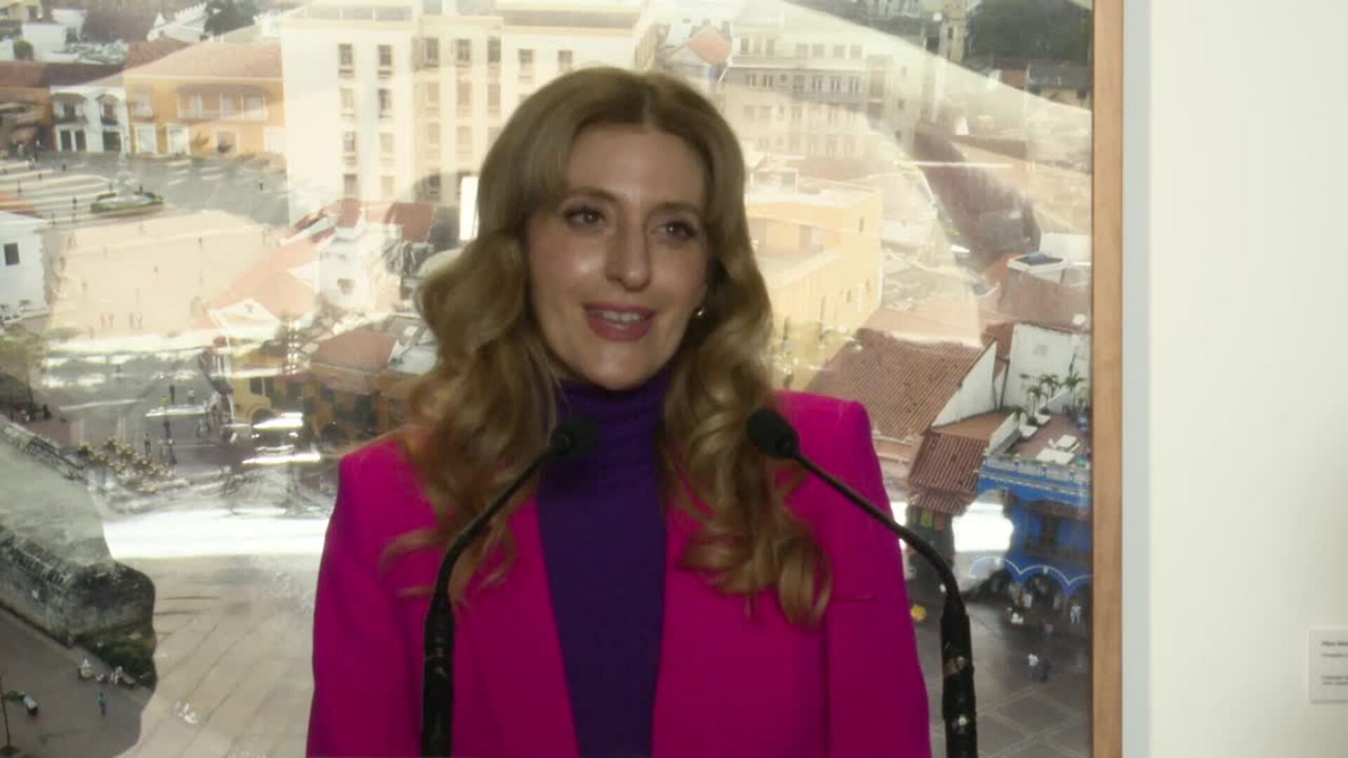 Ángel Marcos reflexiona sobre la evolución del espacio público en las ciudades con ‘En la plaza – Las Provincias