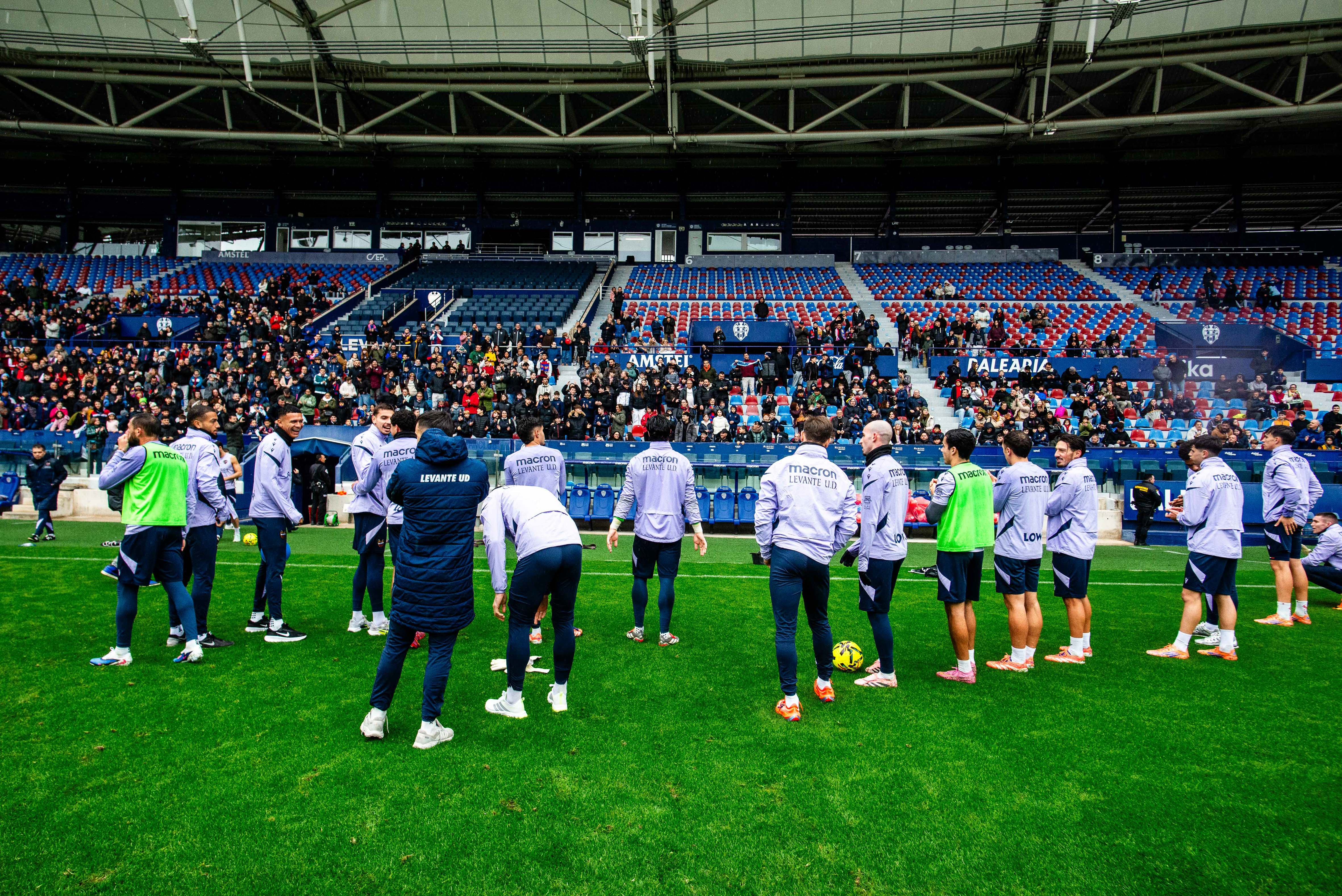 FOTOS | Entrenamiento del Levante UD a puertas abiertas | Las Provincias