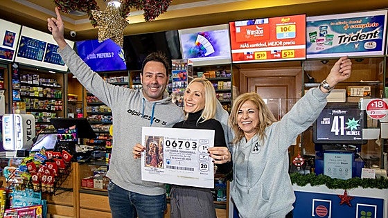 Un aeropuerto y cinco centros comerciales venden el primer premio del sorteo del Niño, desde El Corte Inglés a Carrefour