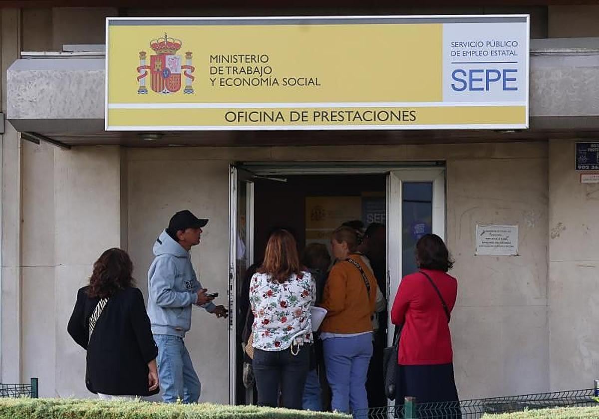 SEPE | Cuándo se cobra el paro en enero de 2026: fechas de cada banco ...
