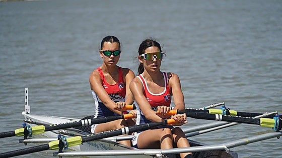 El Autonómico de larga distancia de remo olímpico clásico abre el año con una regata en el embalse de Beniarrés