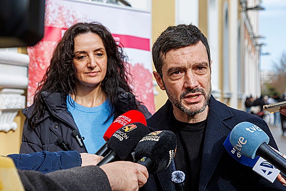 Bustinduy pide la dimisión de la concejala del PP que insultó a Sánchez y lamenta la «degeneración de la política»