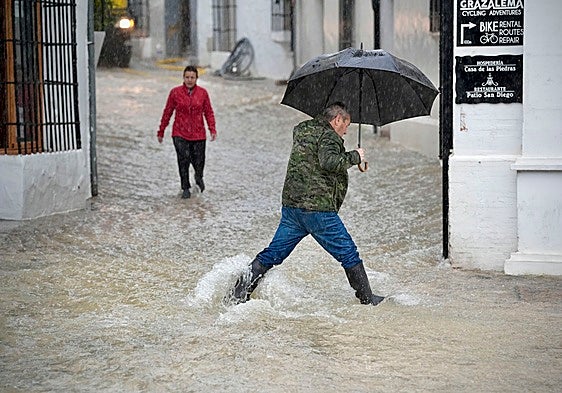 Aemet sí que eleva ahora el umbral de lluvia en Cádiz tras quedarse corta con la dana de Valencia