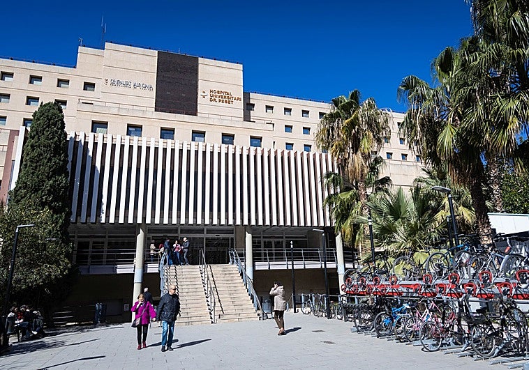 Una caída del sistema informático deja sin acceso a las historias clínicas en el hospital Doctor Peset