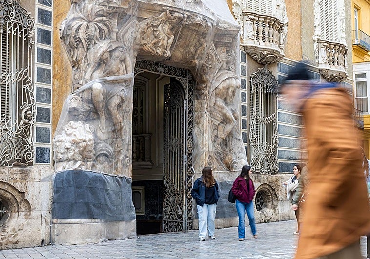 Un informe del Instituto de Patrimonio Cultural de España tilda de urgente la reparación de la fachada del González Martí