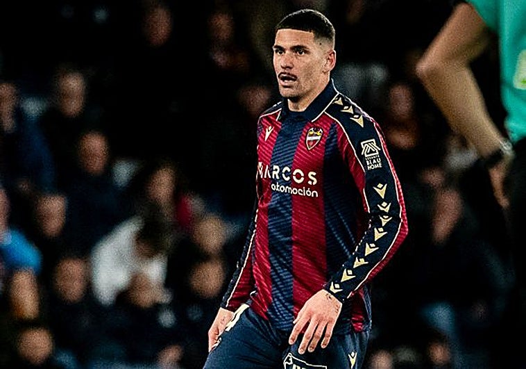 Dela, solución para el lateral derecho de cara al derbi