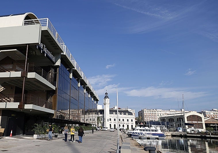 Catalá abre la puerta a rebajar las alturas del rascacielos de la Marina