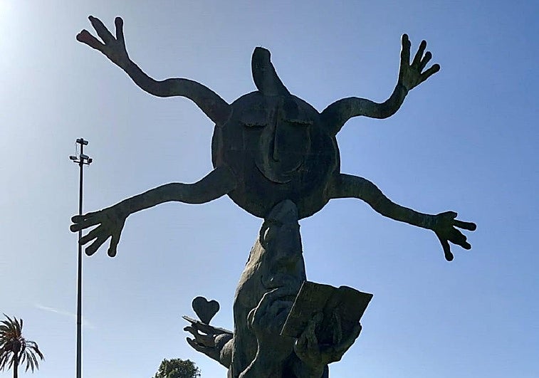 El viento mutila una mano de la escultura de Ripollés en la Alameda