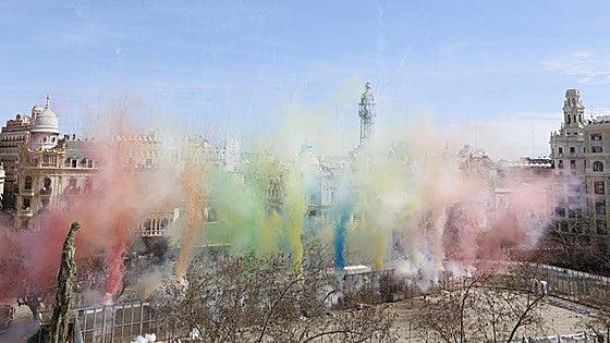 Una mascletà atronadora y con visita real