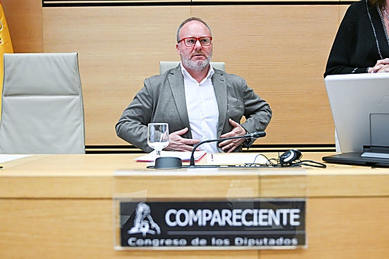 El diputado de Bomberos en la comisión de la dana: «Supe de la retirada de los bomberos del barranco del Poyo días después»