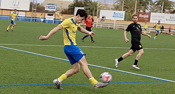 El CD Dénia cae derrotado en Llutxent por 3 a 1