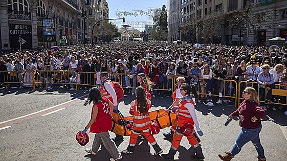Cruz Roja atiende a 99 personas en la mascletà de hoy lunes