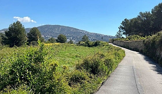 Los dos núcleos urbanos de Teulada Moraira, unidos por un carril bici
