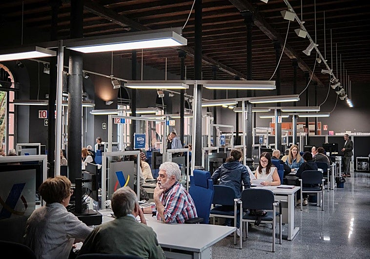 Los trabajadores que no tendrán que presentar la declaración de la Renta este 2026