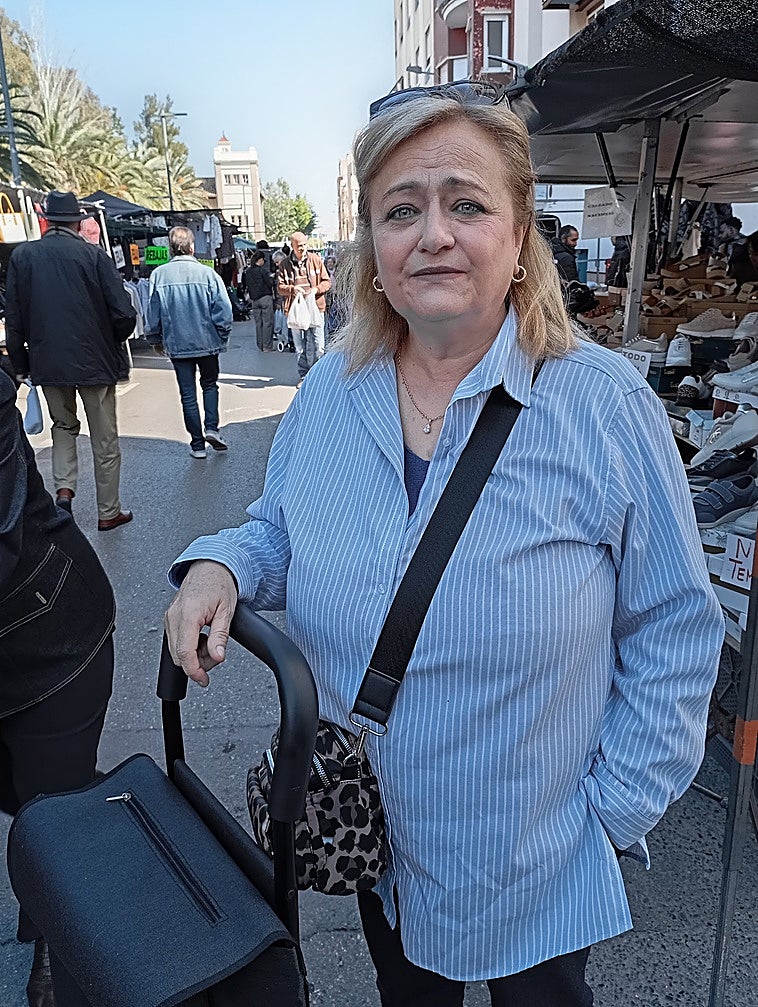 La lucha de Teresa en Sagunto: «Mi nieta tiene 6 años, no sé si la veré alguna vez de cofrade»