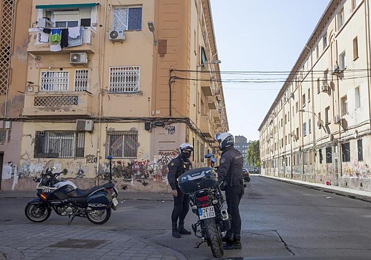 Una carta anónima rescata a dos niñas de los peligros de las Casitas Rosa