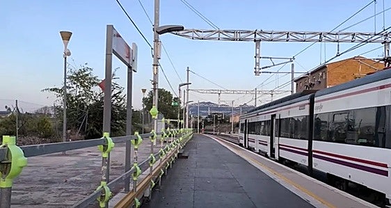 Mañana de caos ferroviario en la línea de Cercanías entre Xàtiva y l'Alcúdia de Crespins