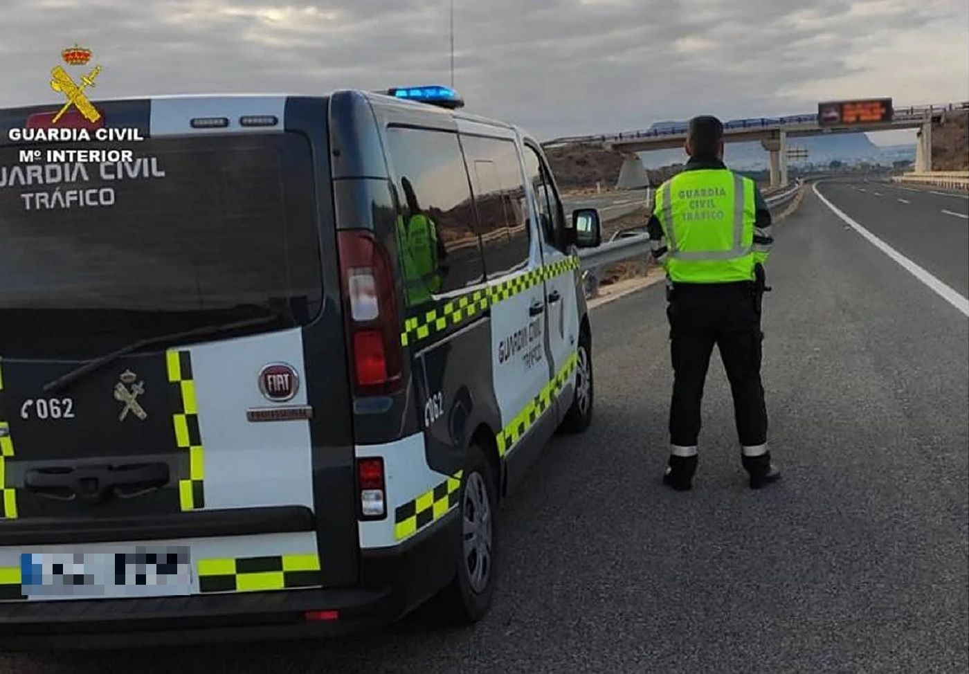 Investigan la muerte de un motorista en Sax como posible siniestro vial ...