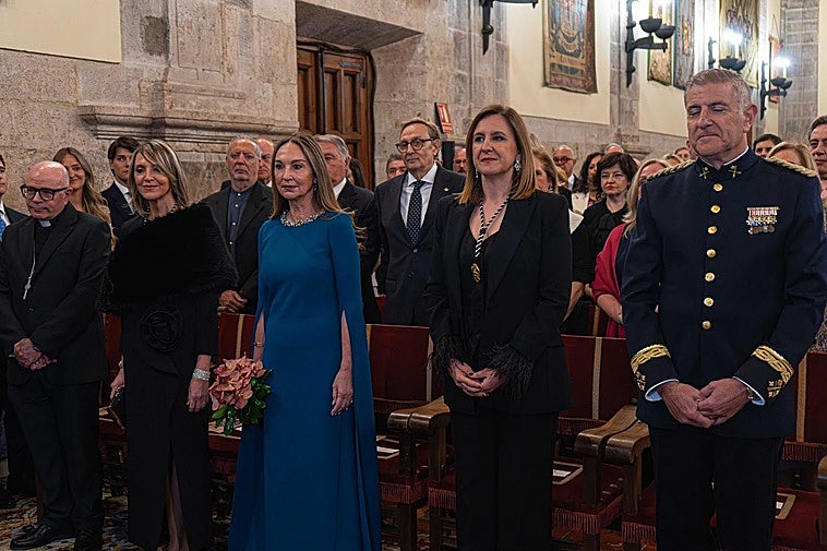 Emotivo acto de exaltación de Vicenta Escudero como honorable clavariesa vicentina