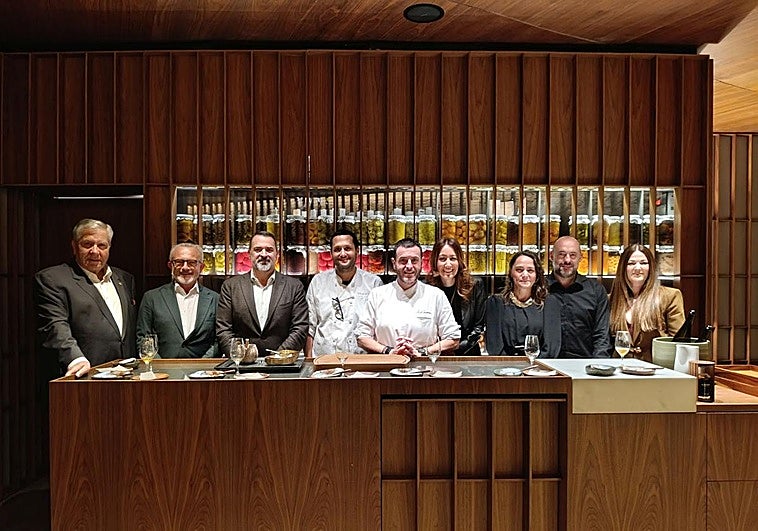 Ingredientes desconocidos, treinta comensales y una experiencia inédita en Valencia