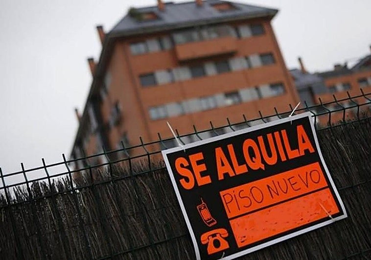 Un propietario con más de 200 pisos: «He tenido casos de inquiokupas y me dicen que los destine a alquiler turístico»