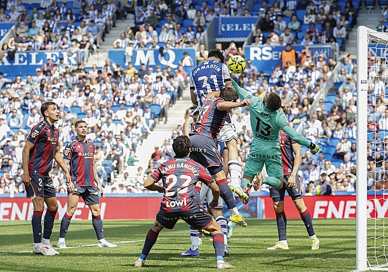 Cinco premios en ocho finales