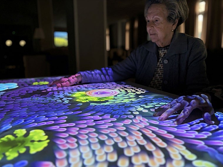 Savia incorpora la tecnología Tovertafel en cuatro centros residenciales y marca un nuevo hito en innovación asistencial