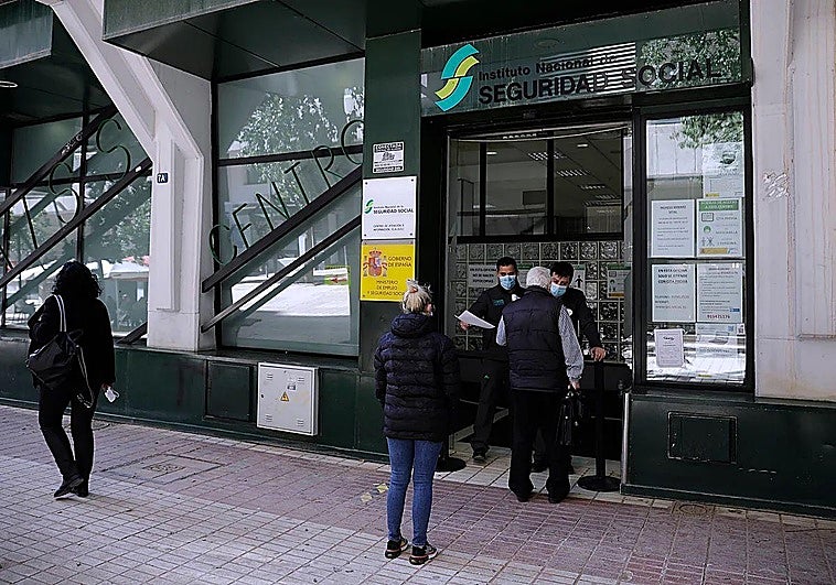 La Seguridad Social deniega miles de incapacidades permanentes por errores evitables: estos son los fallos más comúnes en la solicitud