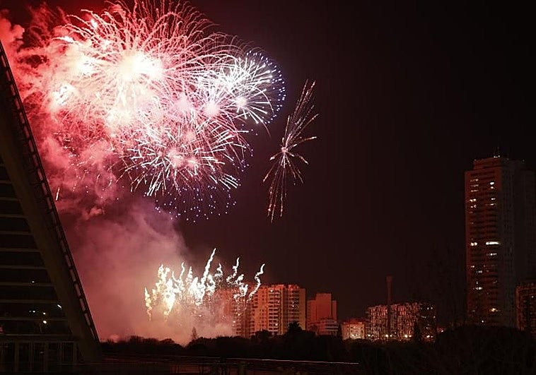 Castillo de fuegos artificiales y mascletà este fin de semana en Valencia por San Vicente: horario y ubicación