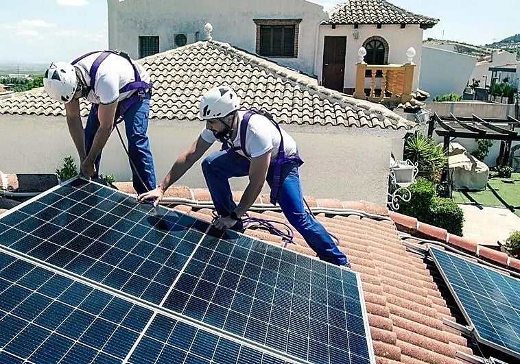 En qué casilla de la Renta se mete la deducción por placas solares: hasta 3.520 euros de ahorro en la Comunitat