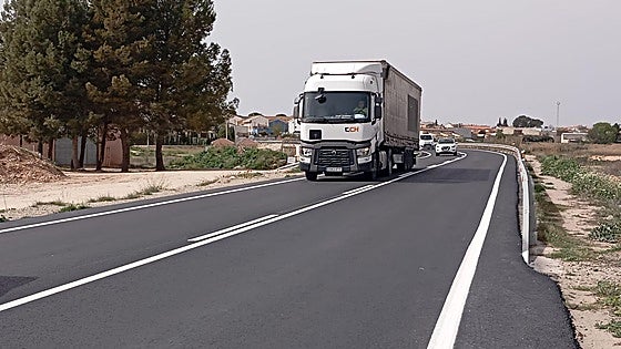 Las carreteras de Utiel y Requena borran huellas de la dana