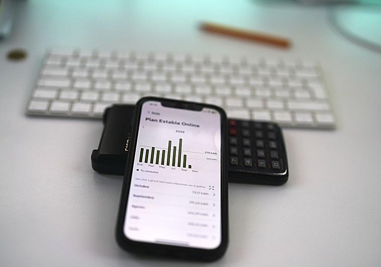 El precio de la luz cambia este viernes 17 de abril, deja seis tramos rozando los 0 euros y dice adiós a las horas en negativo