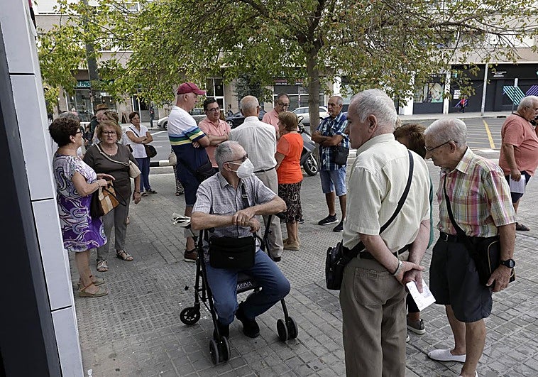 La pesadilla del Imserso: Sin viaje, sin respuesta y con 150 euros perdidos