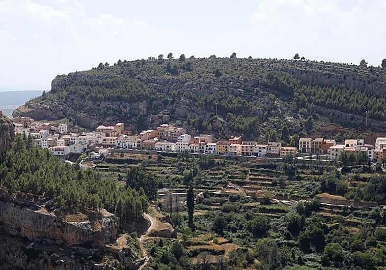 Valencia esconde el pueblo más bonito de España donde vivían dinosaurios