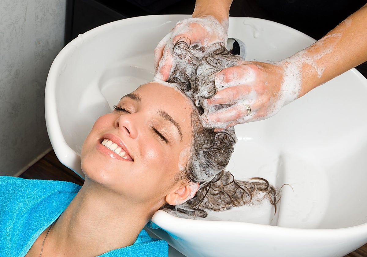 Ni tinte ni canas: este es el tratamiento de bajo mantenimiento que recomienda un peluquero