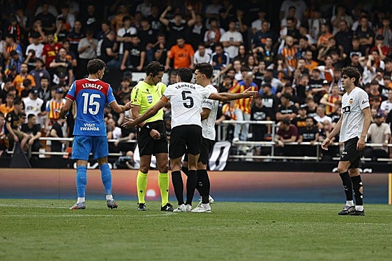 FOTOS | Así ha sido el Valencia - Atlético en Mestalla