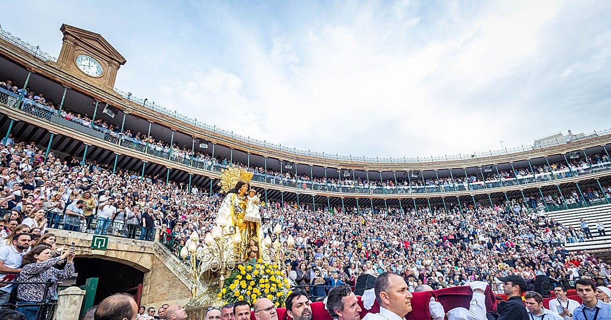 Dos años de lista de espera para llevar a hombros a la Virgen de los Desamparados