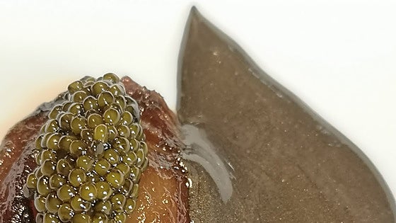 La cocina de Ricard: de la cebolla con caviar al pastrami canalla