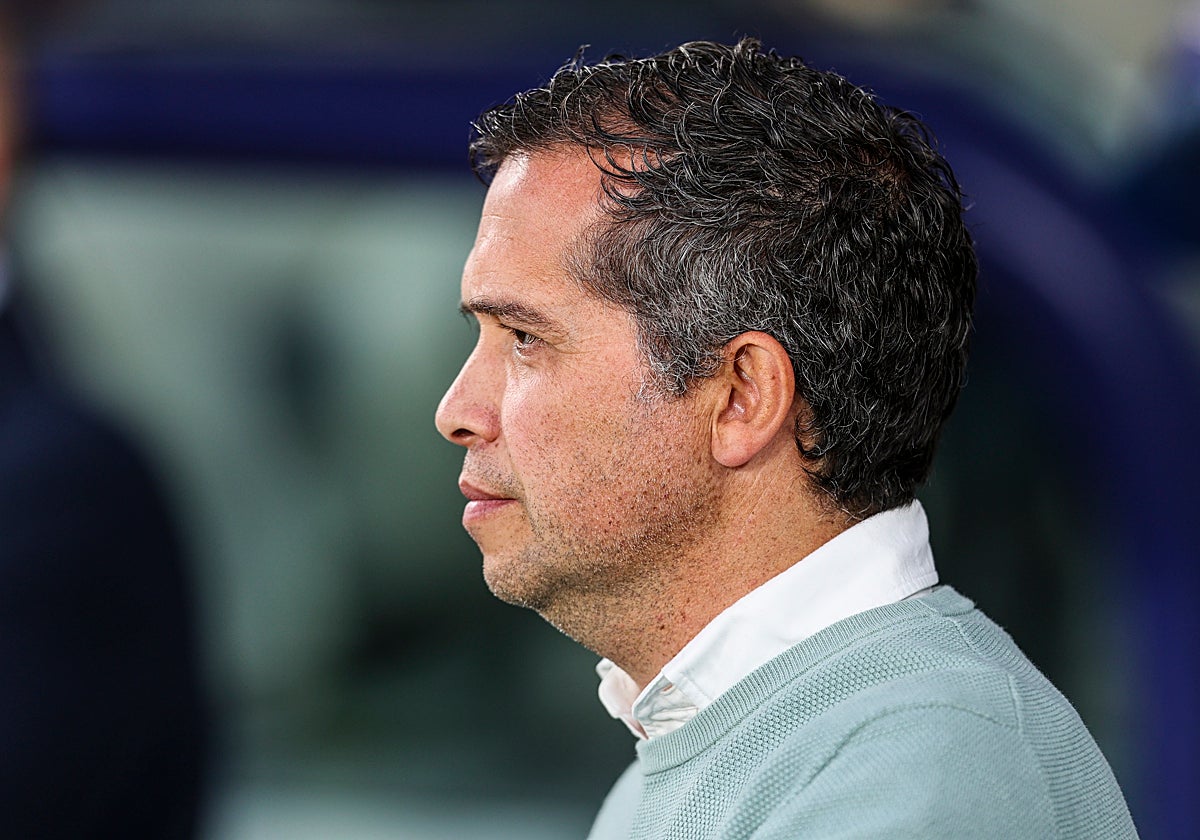 Luís Castro: «Creo al 100% en la salvación, solo quedan tres finales»