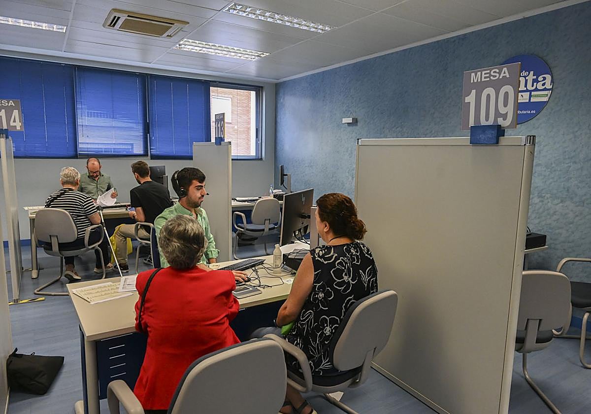 Hacienda enviará una carta a 130.000 contribuyentes por posibles errores en la declaración de la Renta
