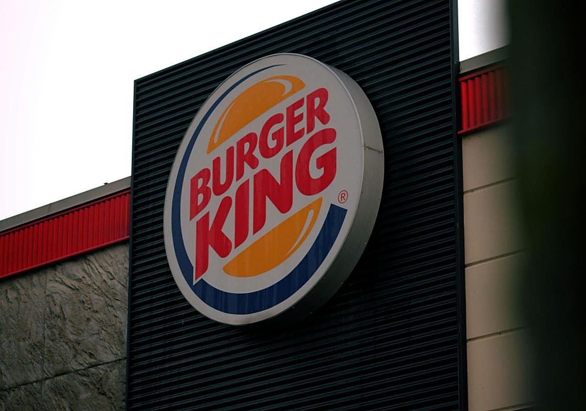 La justicia declara improcedente el despido de un trabajador del Burger King por no llevar el uniforme