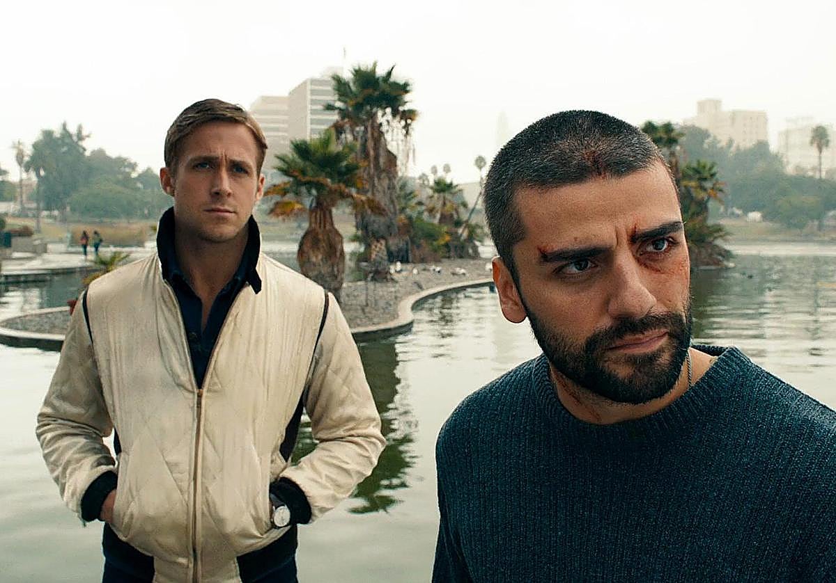 Qué películas ver hoy en televisión: de un aclamado 'thriller' con Ryan Gosling y Oscar Isaac a 'Resident Evil'