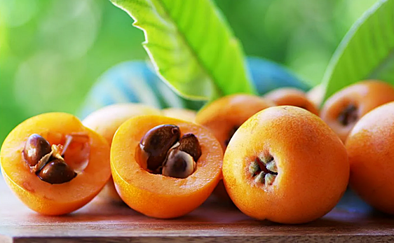 Nísperos: el tesoro naranja que pide paso en tu dieta
