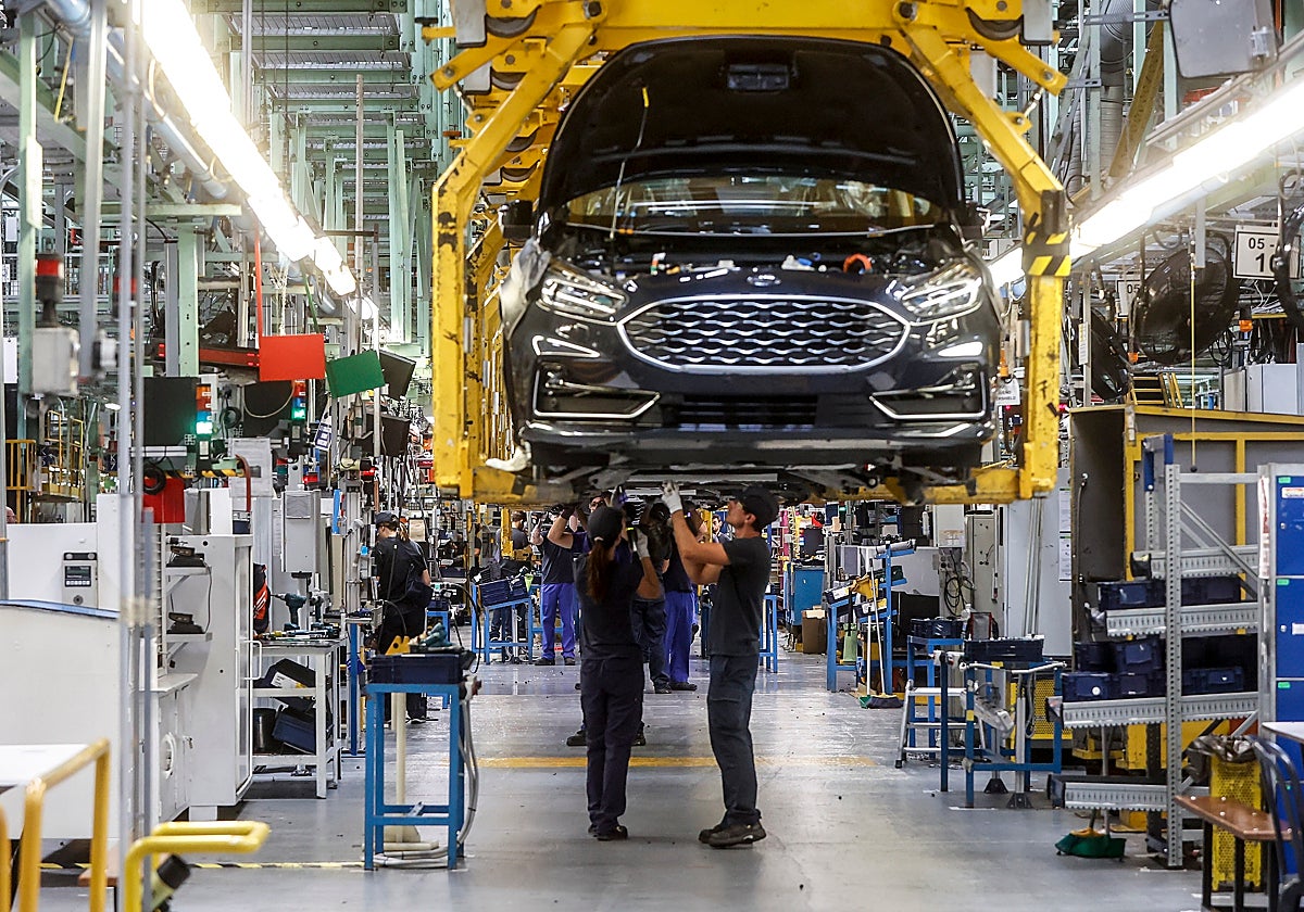 Ford Almussafes reajusta el calendario del ERTE y añade una nueva parada de producción
