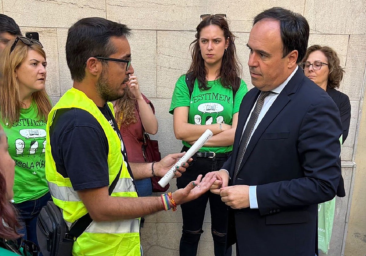 Pérez Llorca, a los directores: «Algo estarán haciendo mal ambas partes si no llegamos a un acuerdo»