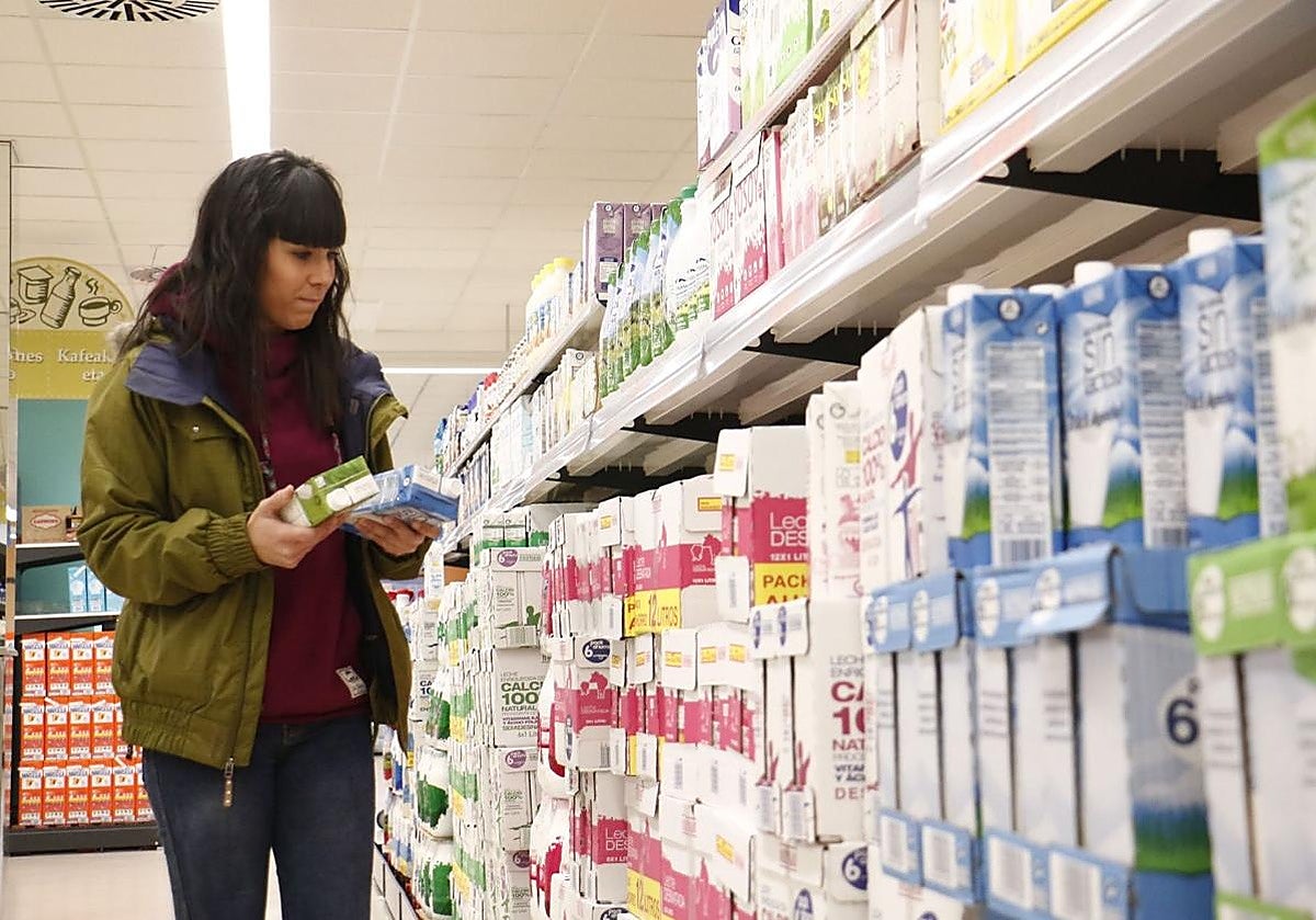 El precio de la leche desde hoy en los supermercados, de Mercadona a Hipercor